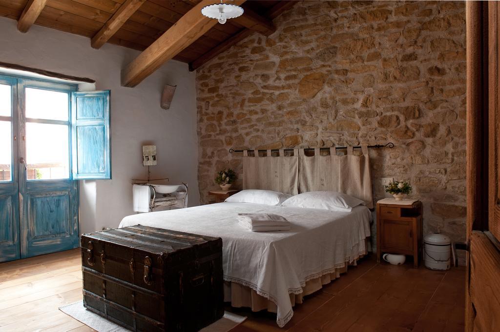 Domu Antiga Bed & Breakfast Gergei Exterior foto