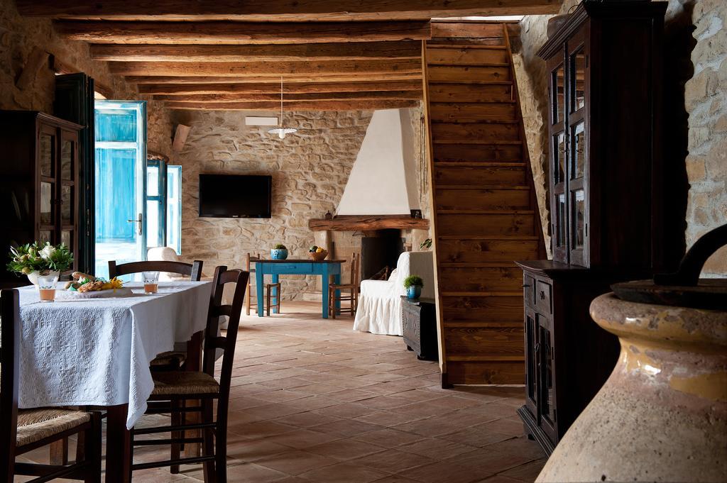 Domu Antiga Bed & Breakfast Gergei Exterior foto