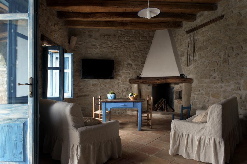 Domu Antiga Bed & Breakfast Gergei Exterior foto