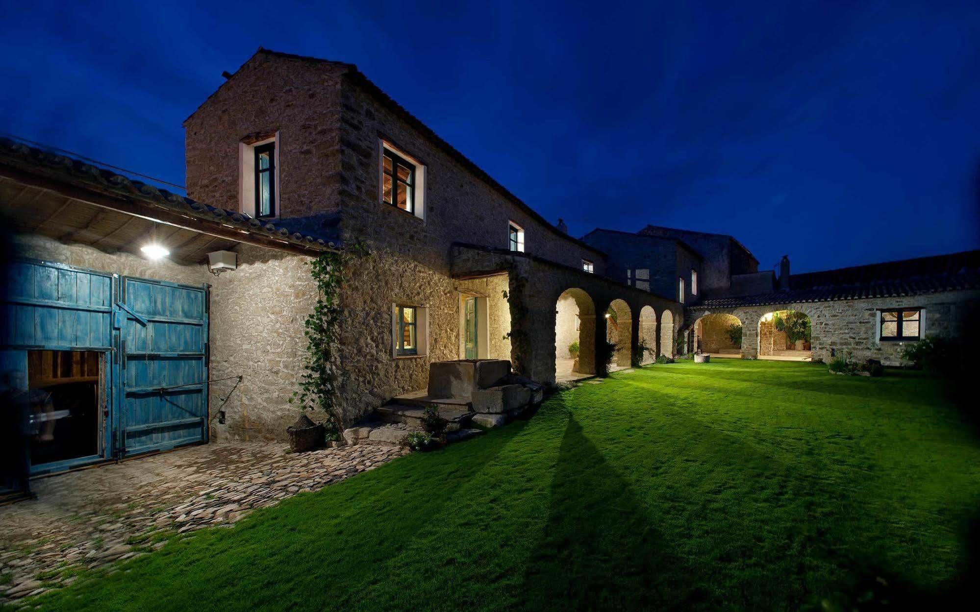 Domu Antiga Bed & Breakfast Gergei Exterior foto